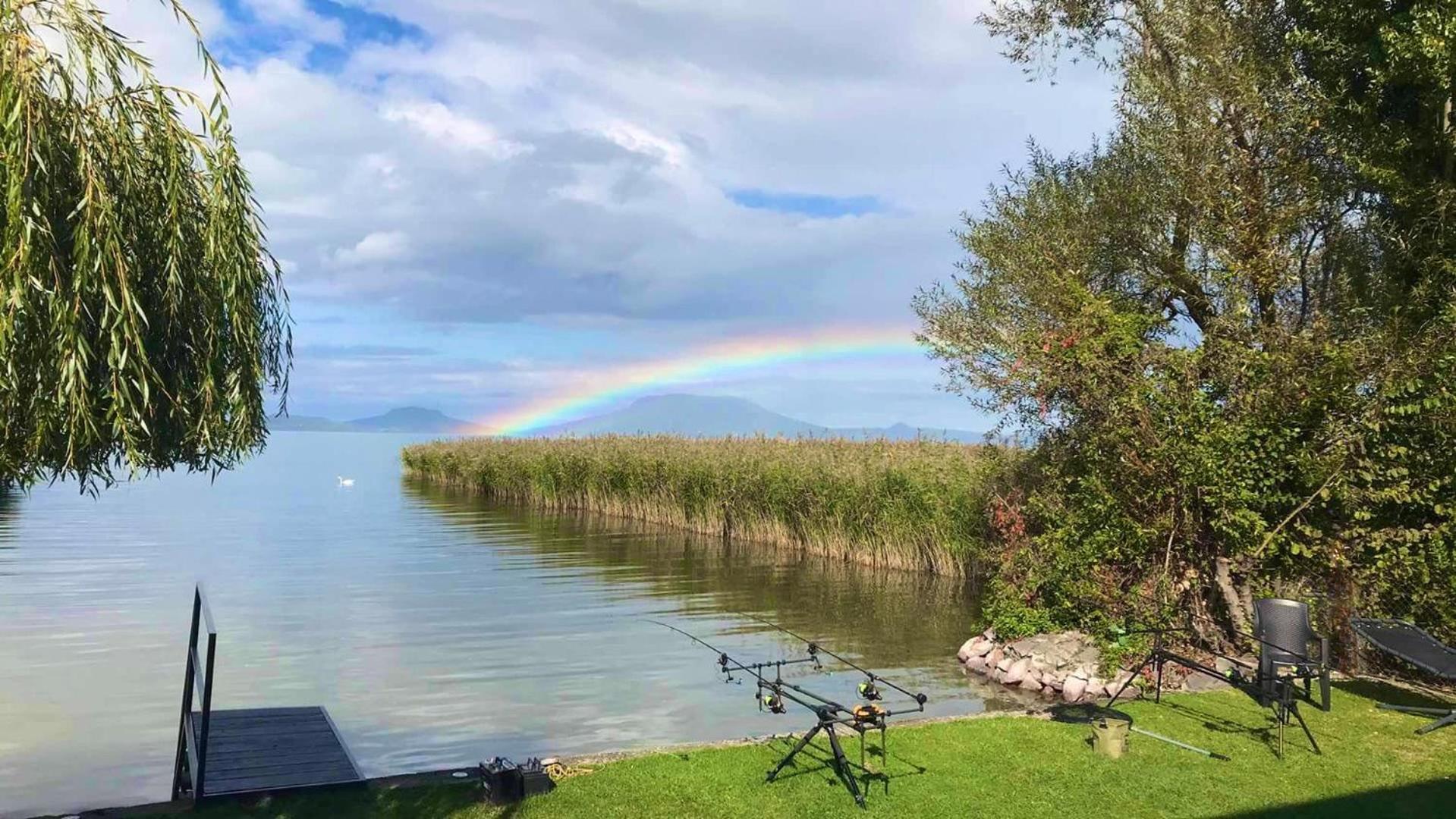 Balaton A Kertben - Balaton In The Garden - Beachfront Houses With Beautiful View, Private Beach Balatonfenyves Luaran gambar