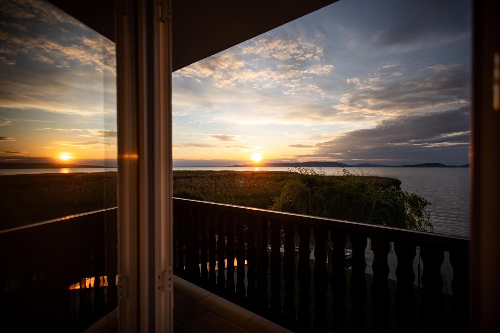 Balaton A Kertben - Balaton In The Garden - Beachfront Houses With Beautiful View, Private Beach Balatonfenyves Luaran gambar